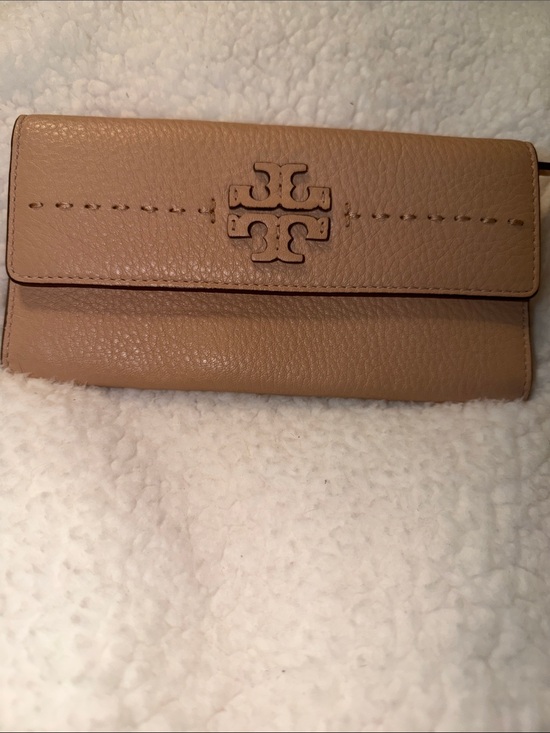 Tory Burch Handbags - Tory Burch Blush Leather Continental Wallet with Logo